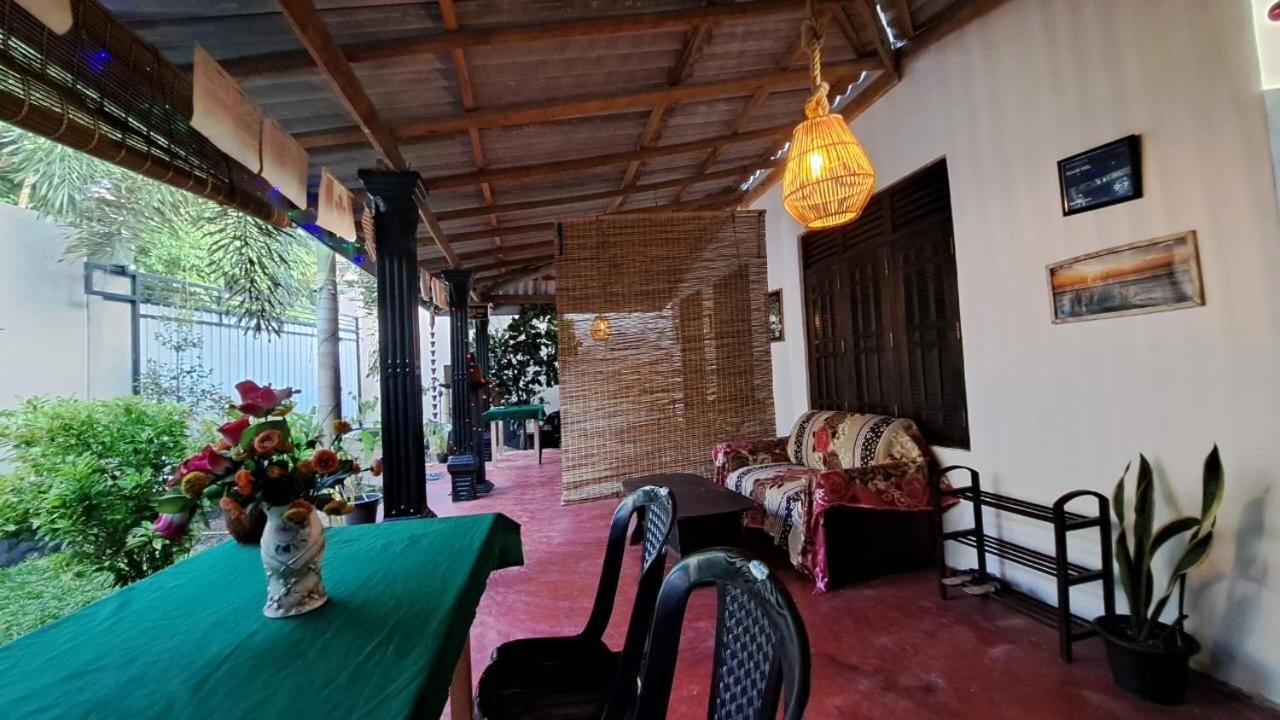 Kavidi Villa Home Stay Tangalle Exterior photo